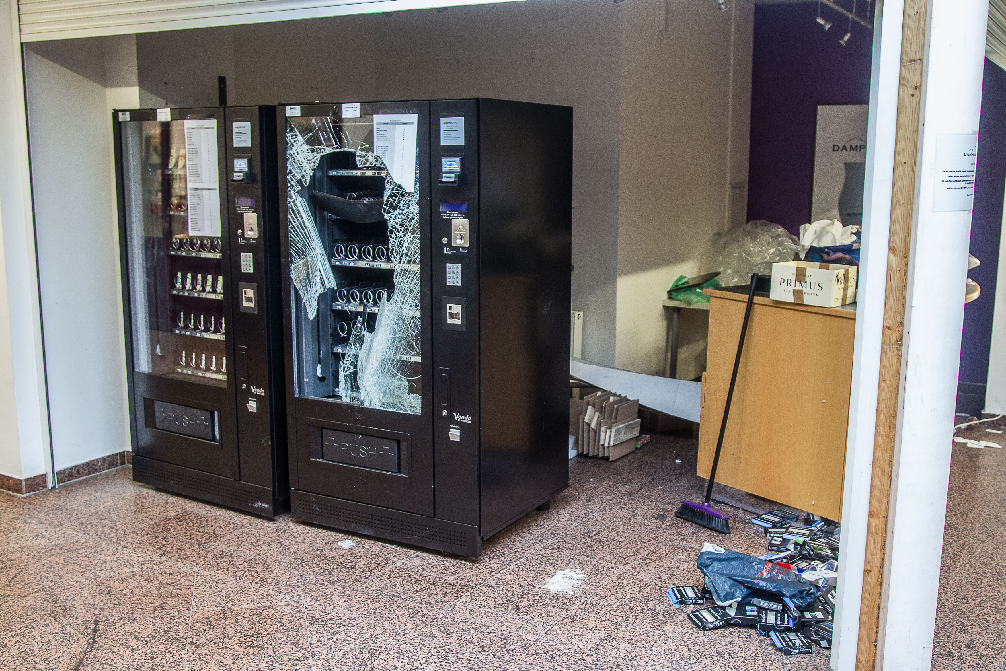 elfbar elfa kaufen Vape Automat als Verkaufsautomat  24/7 sicher verkaufen